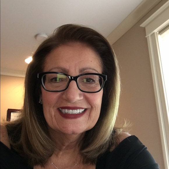 Meet your Posher, Karen - Picture 1 of 1